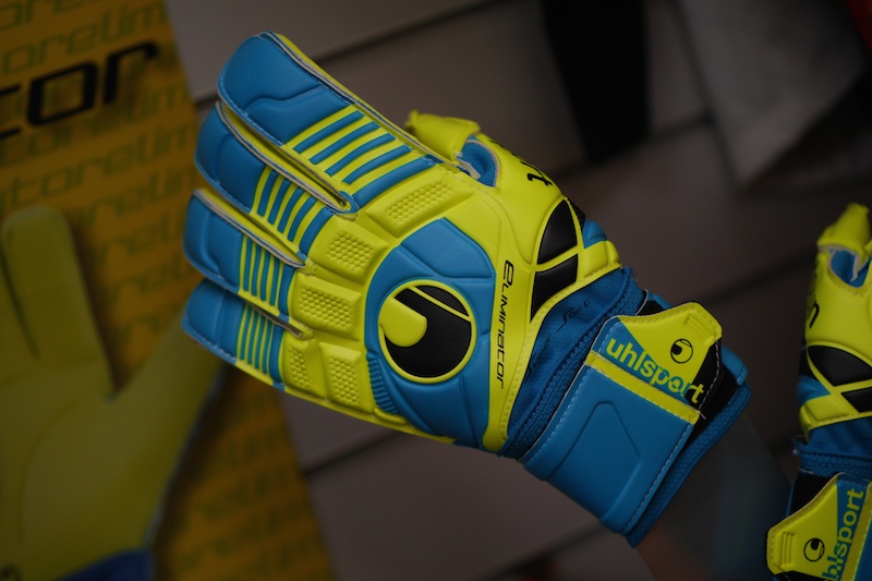 Goalie gloves