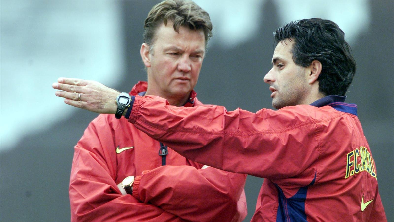 TheFootyBlog.net » Why I Adore The Mourinho And Van Gaal Love In!
